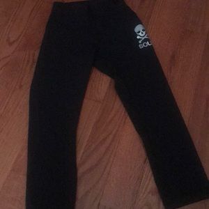 This is a pair of soul cycle leggings!